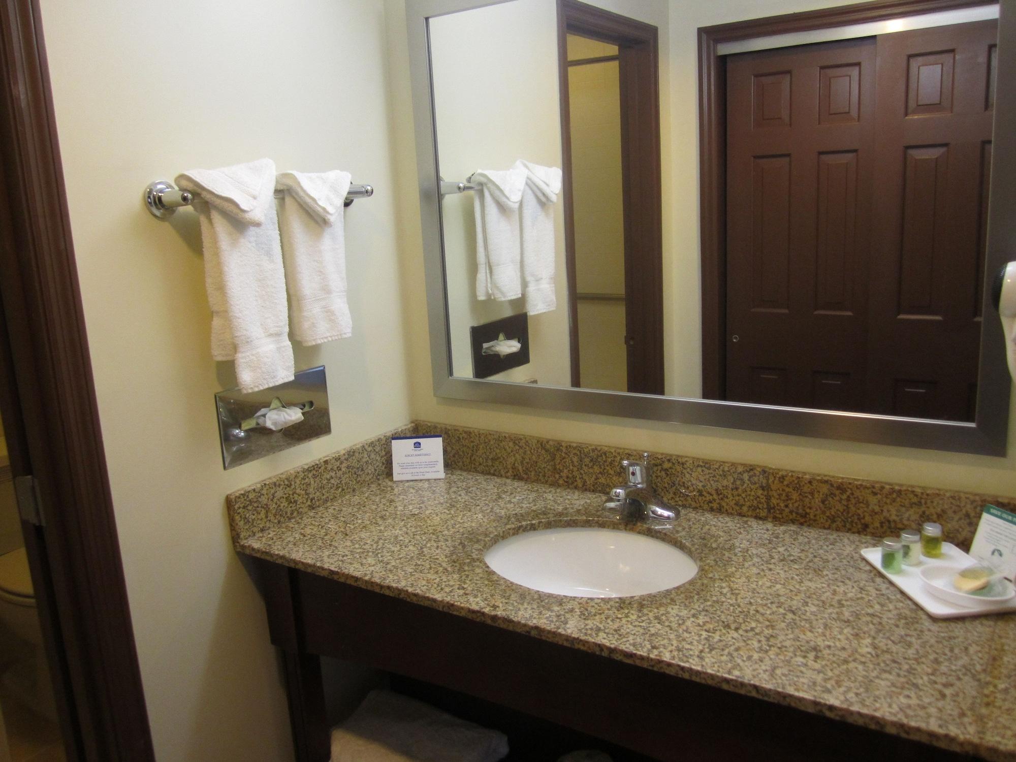 Best Western Plus The Inn & Suites At The Falls Poughkeepsie Eksteriør bilde