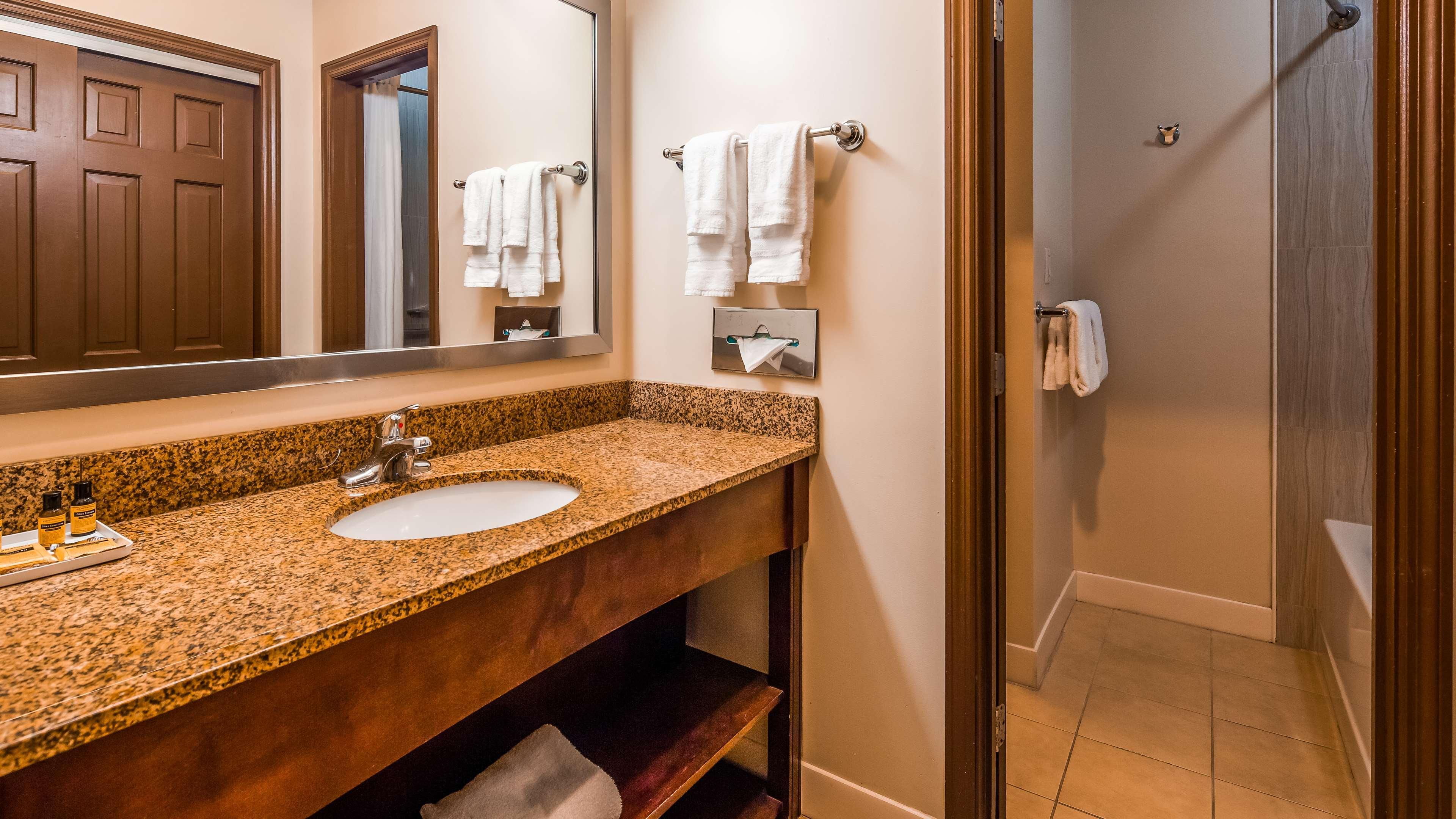 Best Western Plus The Inn & Suites At The Falls Poughkeepsie Eksteriør bilde