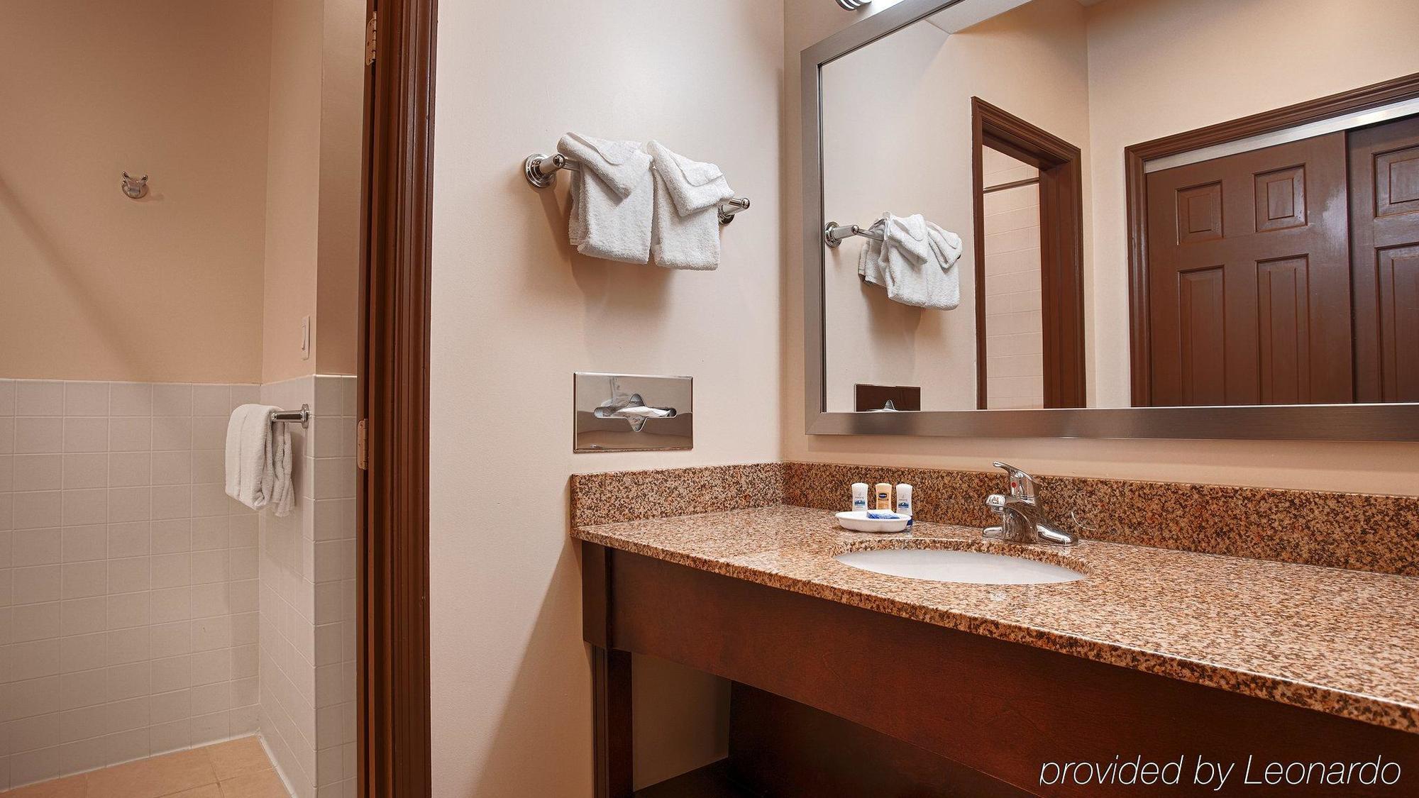 Best Western Plus The Inn & Suites At The Falls Poughkeepsie Eksteriør bilde